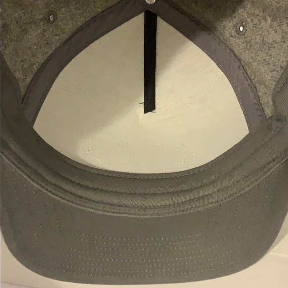 RVCA Grey SnapBack Hat - Picture 6 of 7